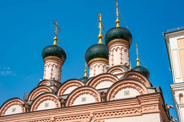 Beş Kubbeli Tanrı Bilgeliği Kilisesi Yüzyılın Ortalarında Rus Tarzında Inşa — Stok fotoğraf