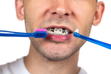 Adam iki fırça, baş yarısı ile