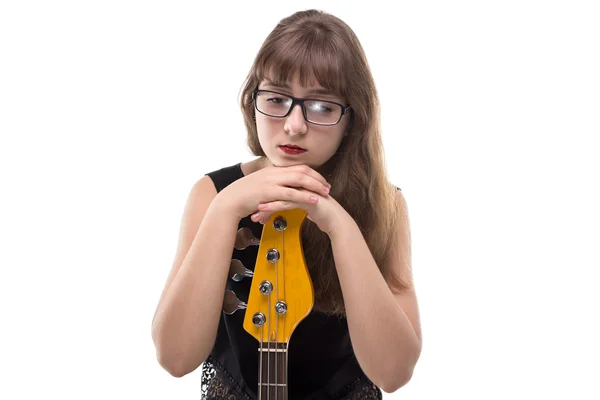 Triste adolescente con chitarra — Foto Stock