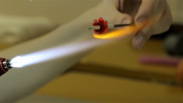 生产的玻璃微珠在工场内，第八视频 — 图库视频影像