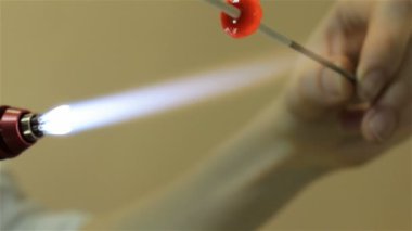 Cam boncuk, dokuzuncu video üreten