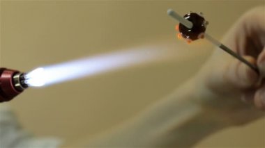 Cam boncuk, 13 video üreten