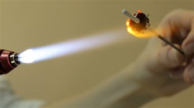 Cam boncuk, onikinci video üreten