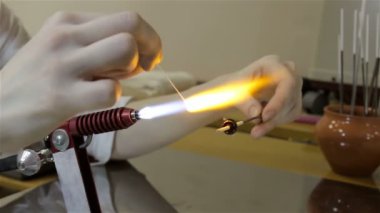 Atölyede, ikinci video cam boncuk dekorasyon