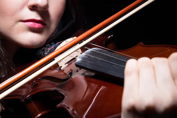 Mulher tocando violino, close-up — Fotografia de Stock