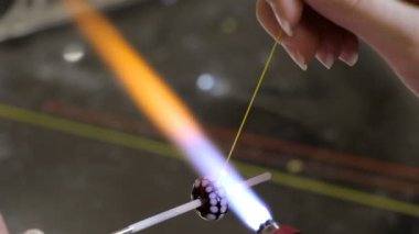 Boncuk, yirmi beşinci video el ile üretim