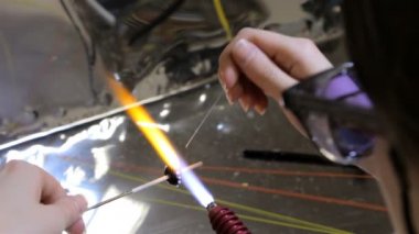 El imalatı boncuk, ondördüncü video yaptı