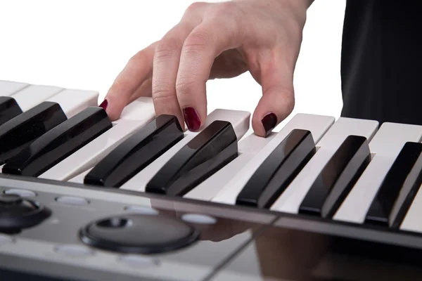 Mujer tocando el piano —  Fotos de Stock