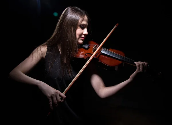 Jovem tocando violino — Fotografia de Stock