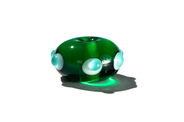 Handgjorda grön transparent glaspärla — Stockfoto