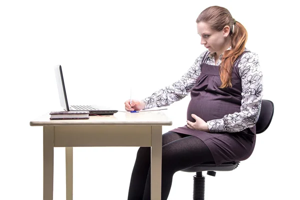 Ser gravid kvinna — Stockfoto