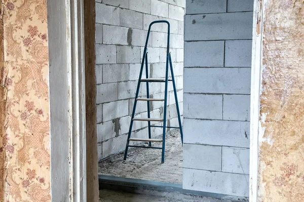 Escadaria na sala — Fotografia de Stock
