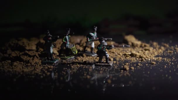 Video de soldados de hojalata y reconstrucción de guerra con parpadeo ligero — Vídeo de stock