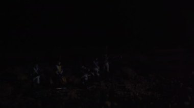 Işık yanıp sönen klasik teneke figürlerin videosu