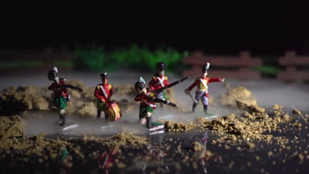 Záběry malých cínových vojáků a válečná rekonstrukce — Stock video
