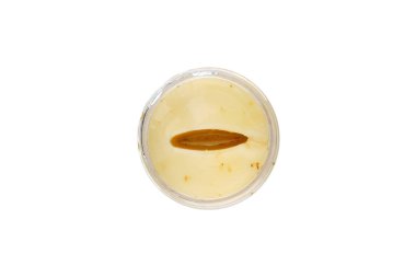 İzole edilmiş beyaz arkaplanda göz bantları olan kavanoz