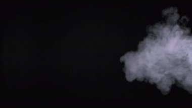 E- sigara dumanının yavaş çekim videosu