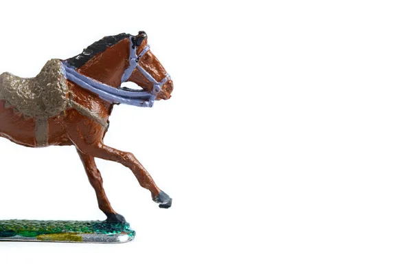 Imagem de cavalo de lata artesanal sobre fundo branco — Fotografia de Stock