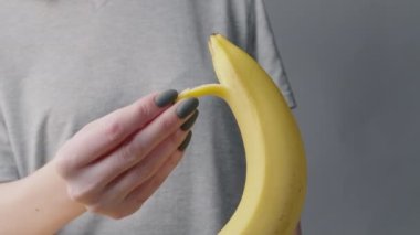 Muz soyan kadının çekimleri