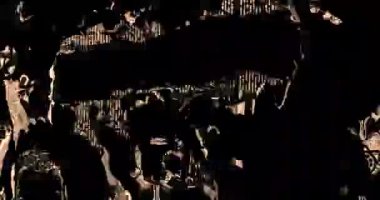 Siyah arka planda çizikler olan yüzeyin çekim dokusu