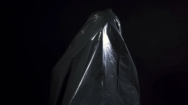 Foto di umano in sacchetto nero della spazzatura — Foto Stock