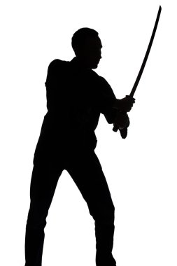 Genç adam kılıçla silüeti