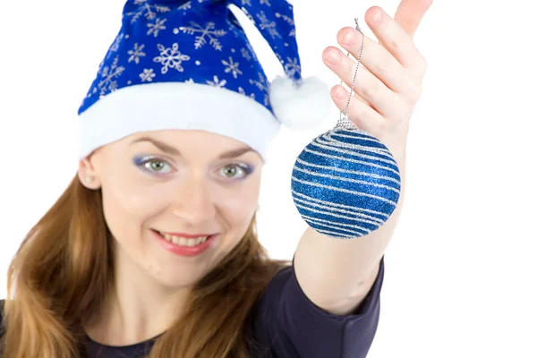 Imagen de la mujer con bolas de Navidad en el sombrero — Foto de Stock