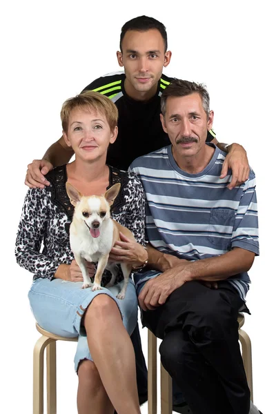 Foto der glücklichen Familie mit Hund — Stockfoto