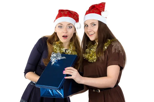 Porträt zweier Frauen mit dem Geschenk — Stockfoto