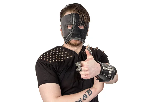 Foto av mannen i masken med tummen — Stockfoto