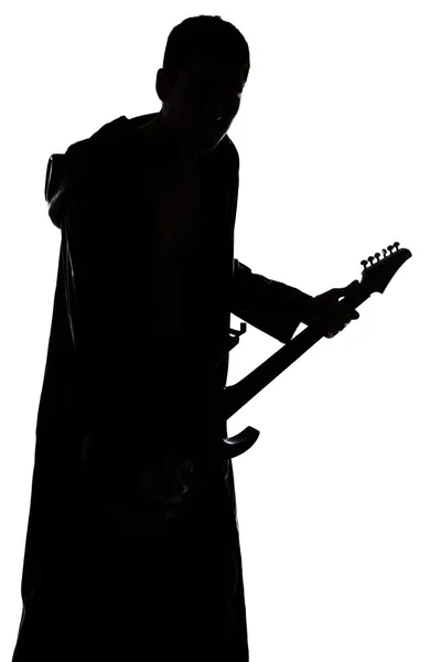 Foto di giovani uomini silhouette suonare la chitarra — Foto Stock