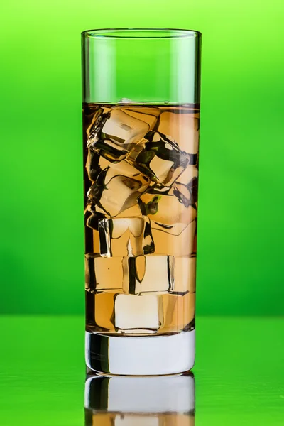 Glass of green tea with ice — Stock Photo, Image
