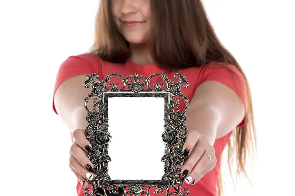 Imagem da menina adolescente mostrando moldura da foto — Fotografia de Stock