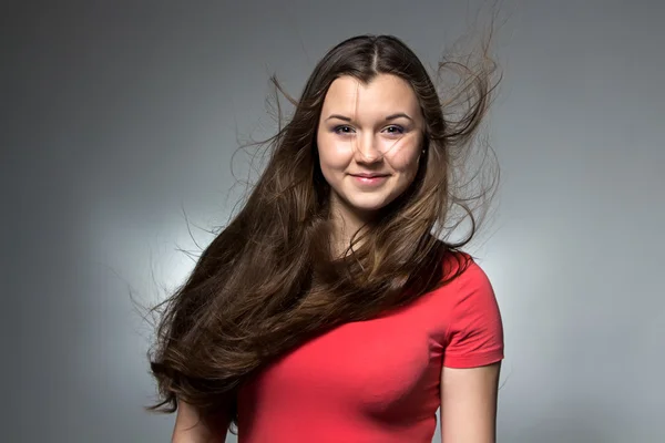 Foto av flicka med långa flödande hår — Stockfoto