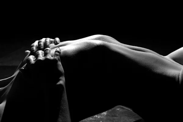 Yalancı seksi kadın fotoğrafı siyah-beyaz