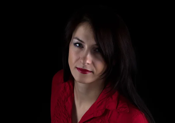 Foto de mujer coqueteando en camisa roja —  Fotos de Stock