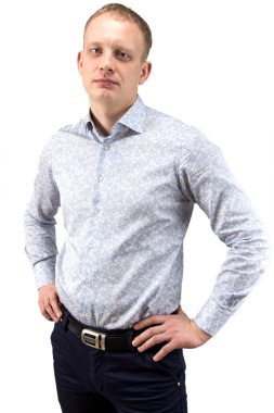 Genç sarışın adam görüntüsünü