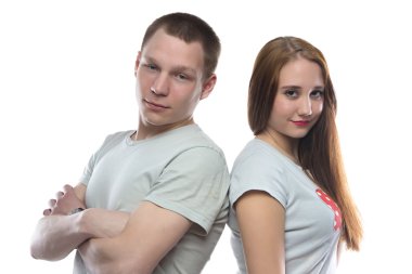 İki genç arka arkaya görüntüsünü