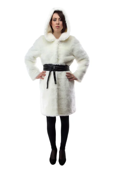Imagen de la mujer en abrigo de piel blanca con capucha — Foto de Stock