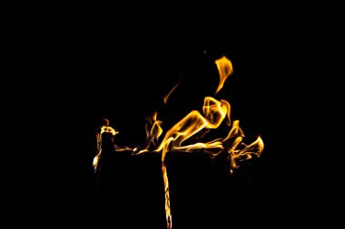 Fotoğraf parlak turuncu alev gece