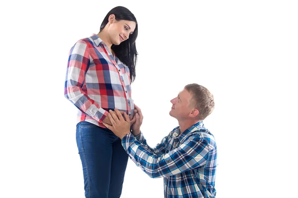 Foto de hombre abrazando el vientre, mujer embarazada — Foto de Stock