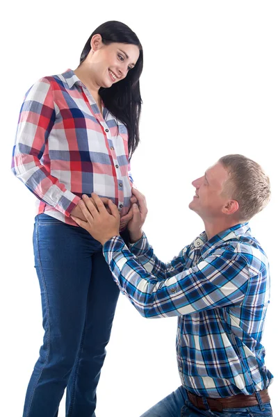 Imagen del hombre abrazando el vientre, mujer embarazada —  Fotos de Stock