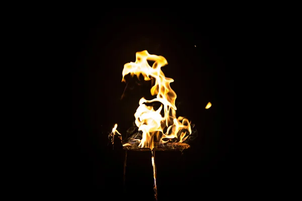 火焰-鸟喙的照片 — 图库照片