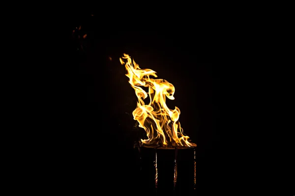 Foto di tronco incandescente, fuoco — Foto Stock
