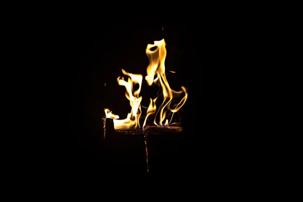 舞动的火焰的图像 — 图库照片
