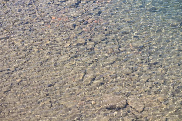 강 바닥에 돌의 사진 — 스톡 사진