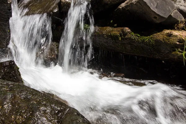 Image of flowing water and big stones — Stock Photo, Image