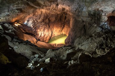Fotoğraf göl Mağarası