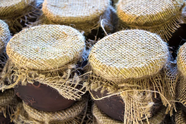 Foto van klei honing potten — Stockfoto