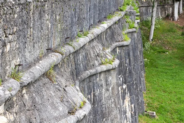 Foto van oude stenen muur geruïneerd — Stockfoto
